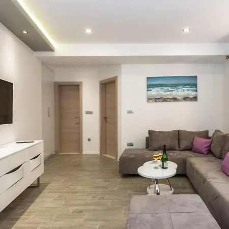 Dva Apartment